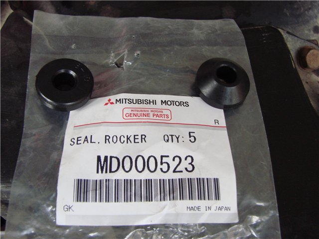 Mitsubishi MD000523 Cylinder Head Cover Bolt Gasket MD000523: Buy near me in Poland at 2407.PL - Good price!