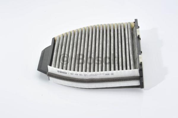 Bosch Filtr kabinowy z węglem aktywnym – cena 104 PLN