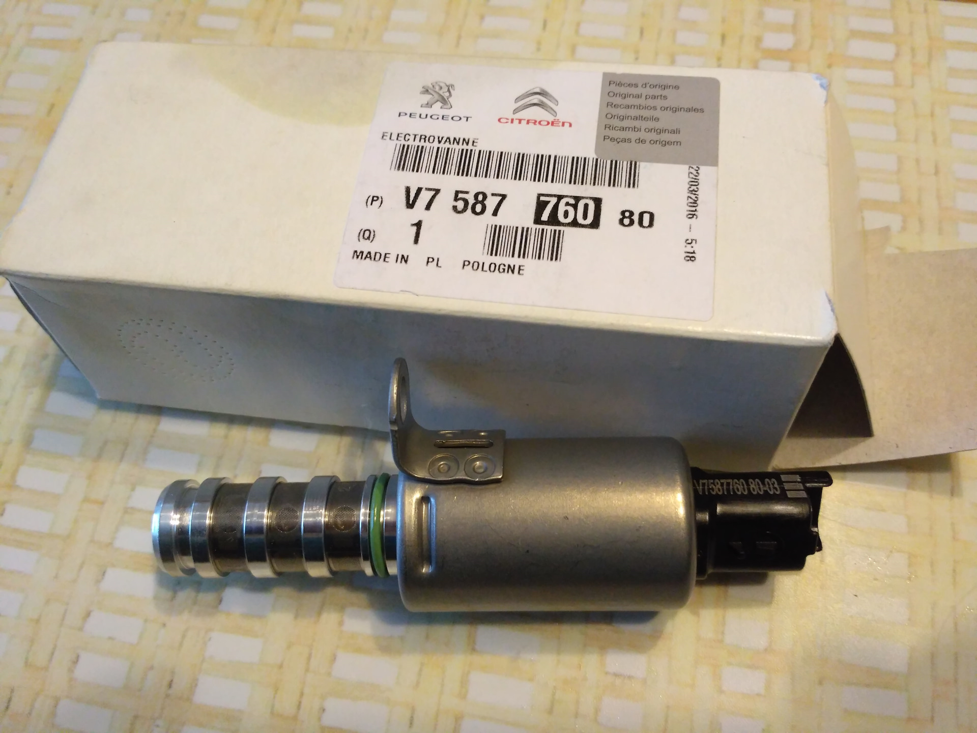 Citroen/Peugeot V7 587 760 80 Valve of the valve of changing phases of gas distribution V758776080: Buy near me in Poland at 2407.PL - Good price!