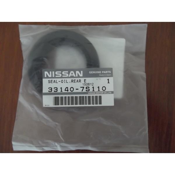 Сальник Nissan 33140-7S110