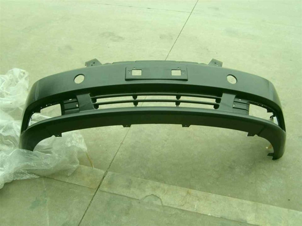 Auto Parts 1068001651 Front bumper 1068001651: Buy near me in Poland at 2407.PL - Good price!
