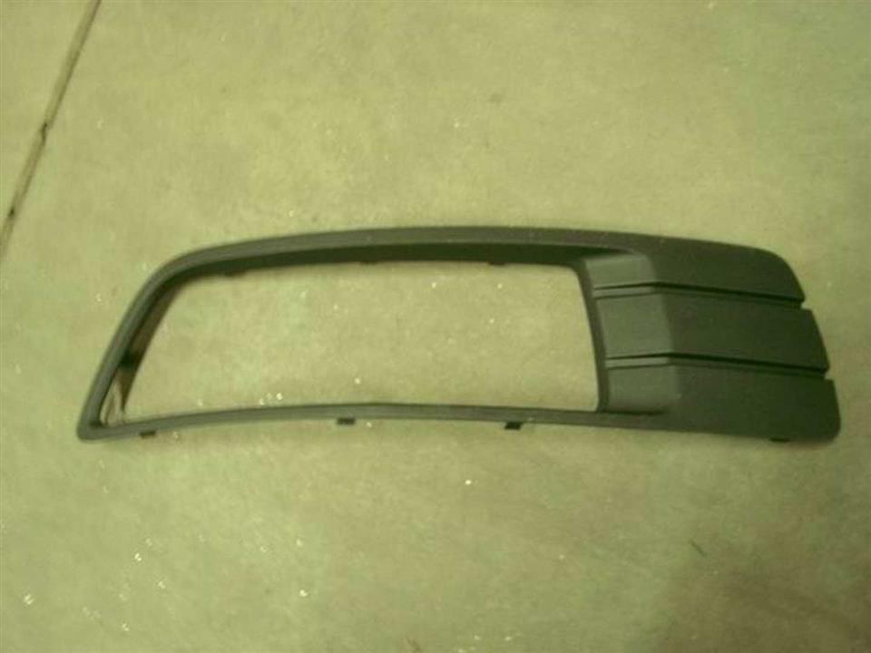 Auto Parts 1068001653 Front bumper grille (plug) right 1068001653: Buy near me in Poland at 2407.PL - Good price!