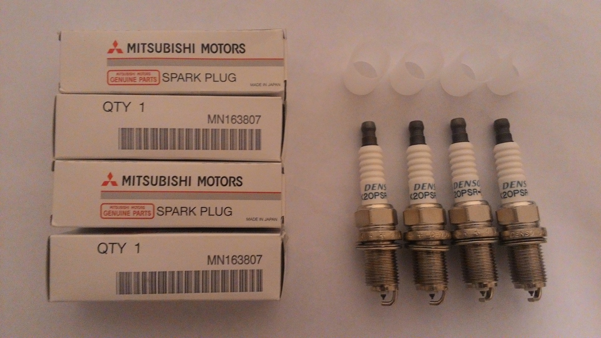Mitsubishi MN163807 Spark plug MN163807: Buy near me in Poland at 2407.PL - Good price!