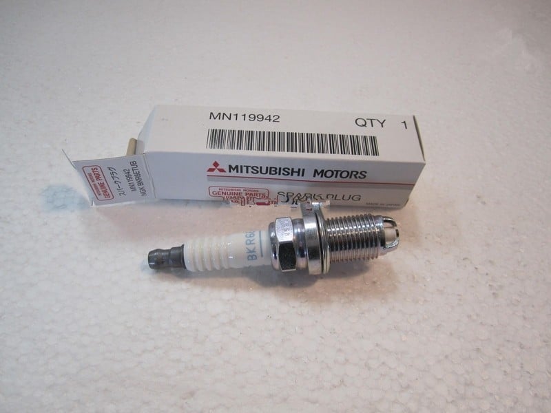 Mitsubishi MN119942 Spark plug MN119942: Buy near me at 2407.PL in Poland at an Affordable price!