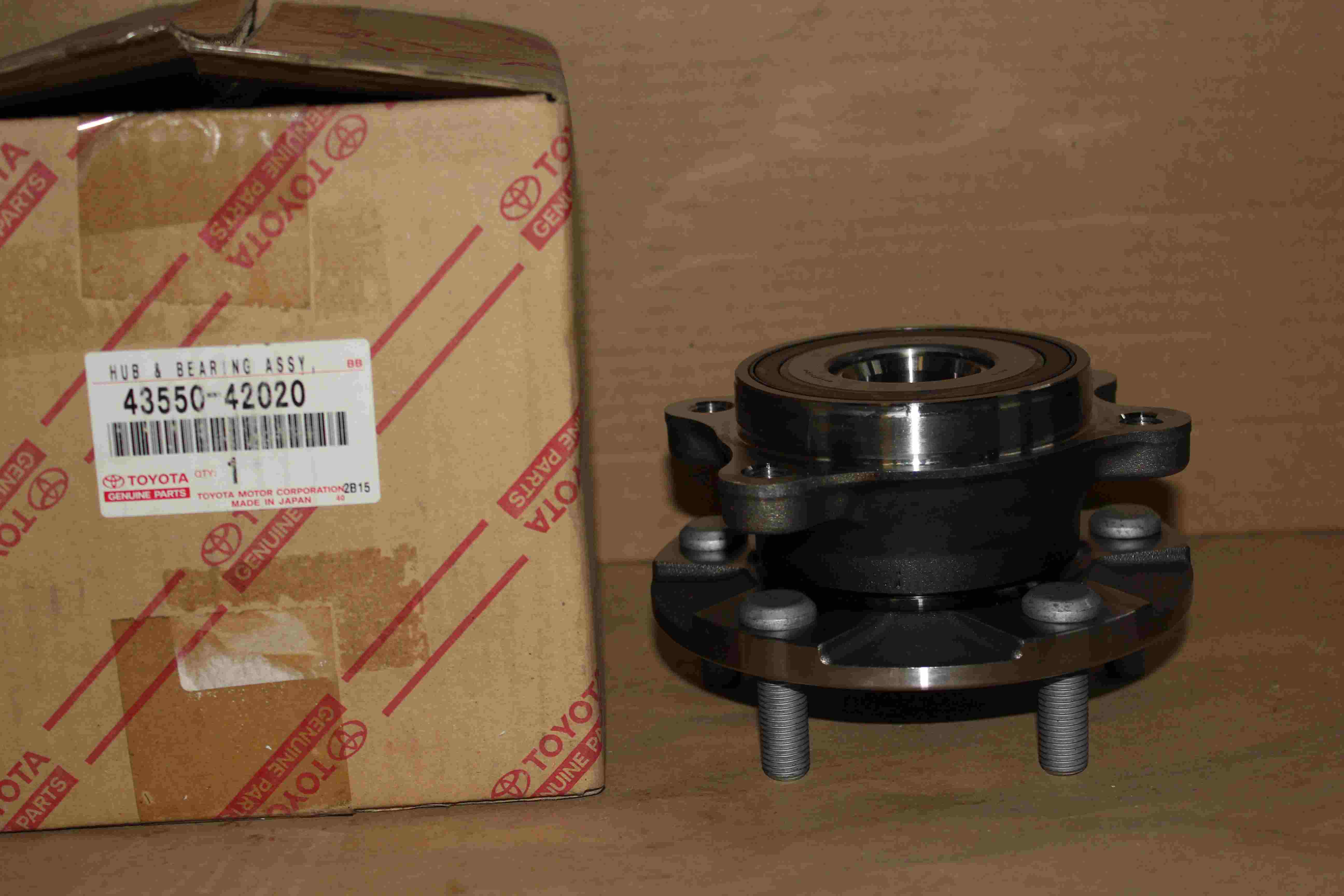 Toyota 43550-42020 Wheel hub with front bearing 4355042020: Buy near me in Poland at 2407.PL - Good price!