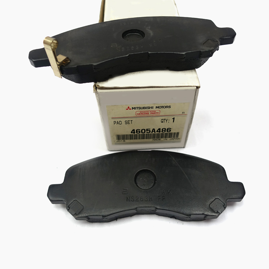 Mitsubishi 4605A486 Disc brake pad set 4605A486: Buy near me in Poland at 2407.PL - Good price!