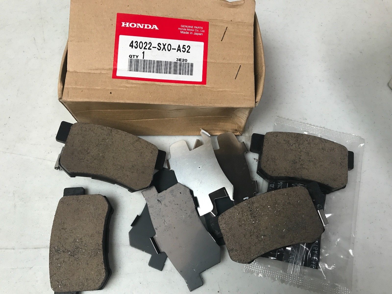 Honda 43022-SX0-A52 Disc brake pad set 43022SX0A52: Buy near me in Poland at 2407.PL - Good price!
