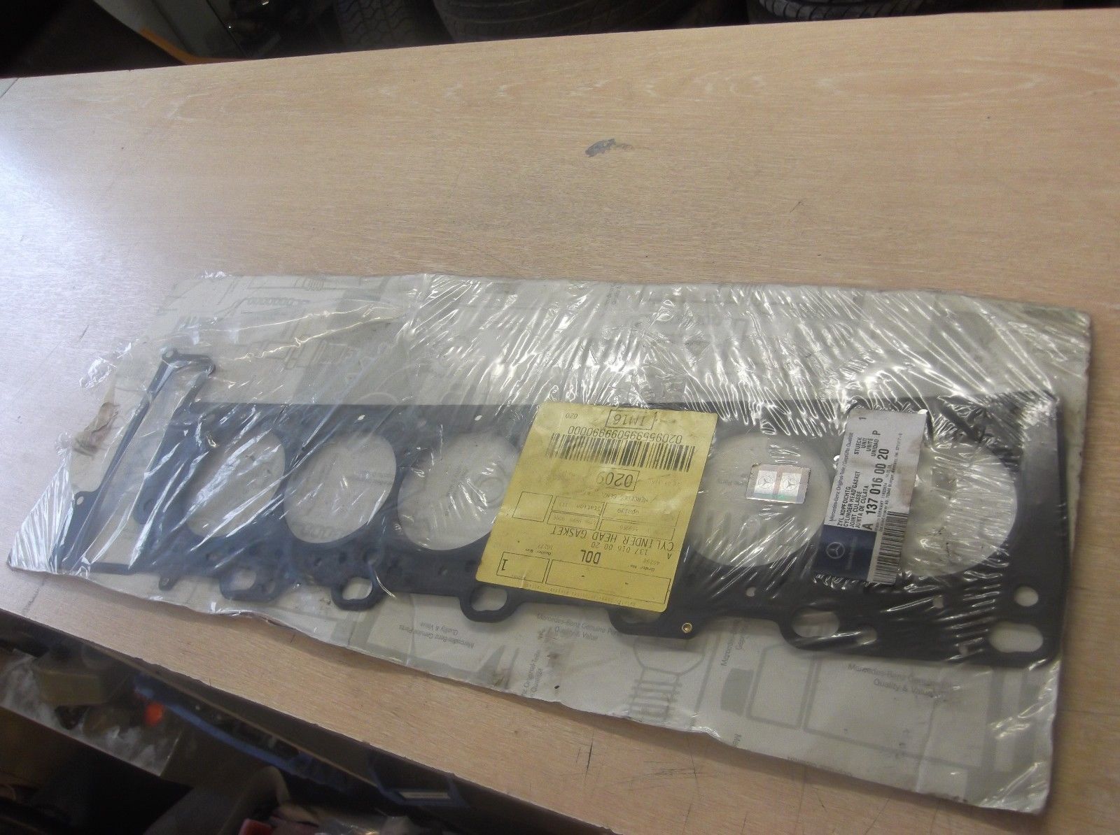 Mercedes A 137 016 00 20 Gasket, cylinder head A1370160020: Buy near me in Poland at 2407.PL - Good price!