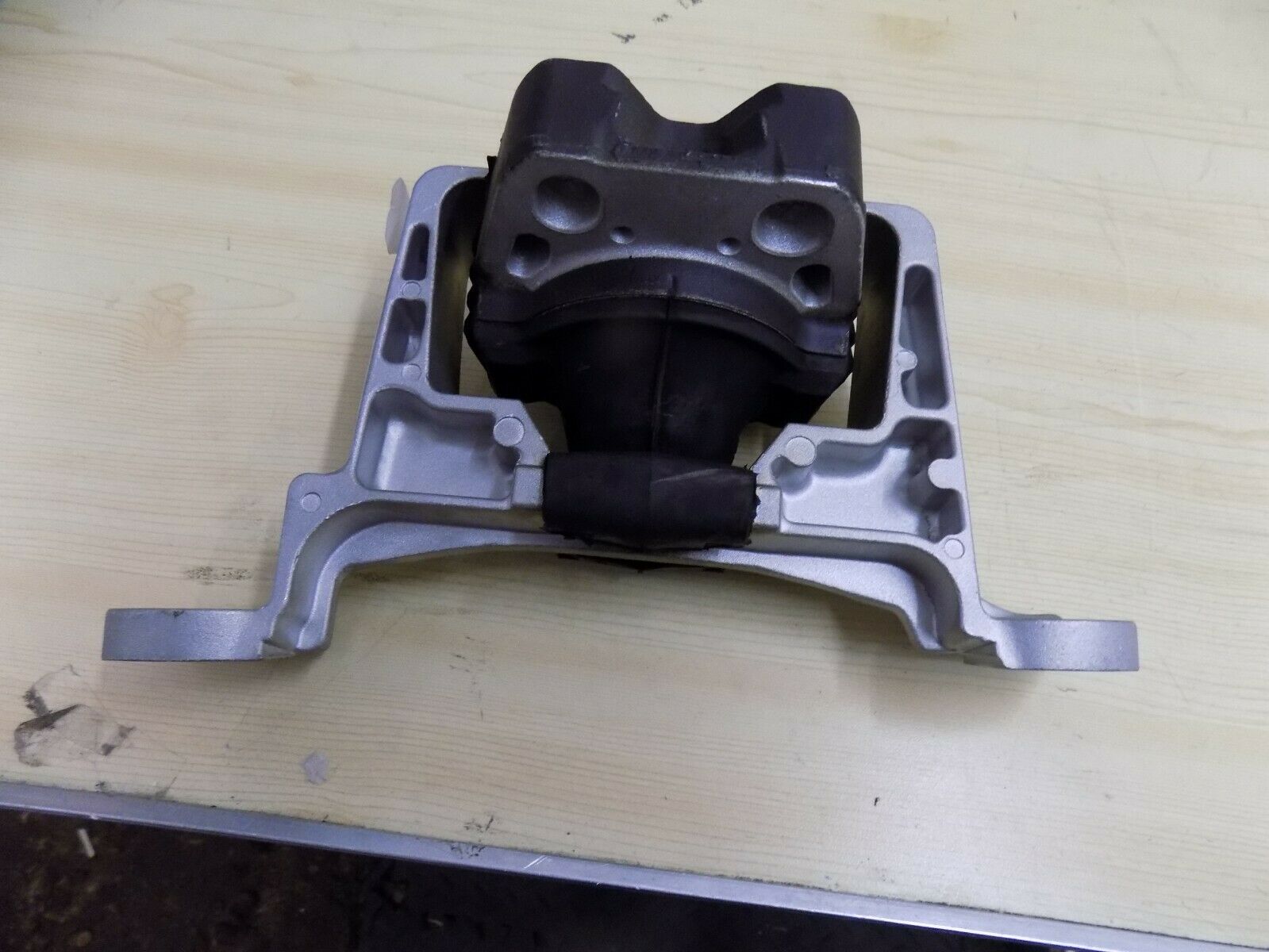 Ford 1 858 125 Engine mount right 1858125: Buy near me in Poland at 2407.PL - Good price!