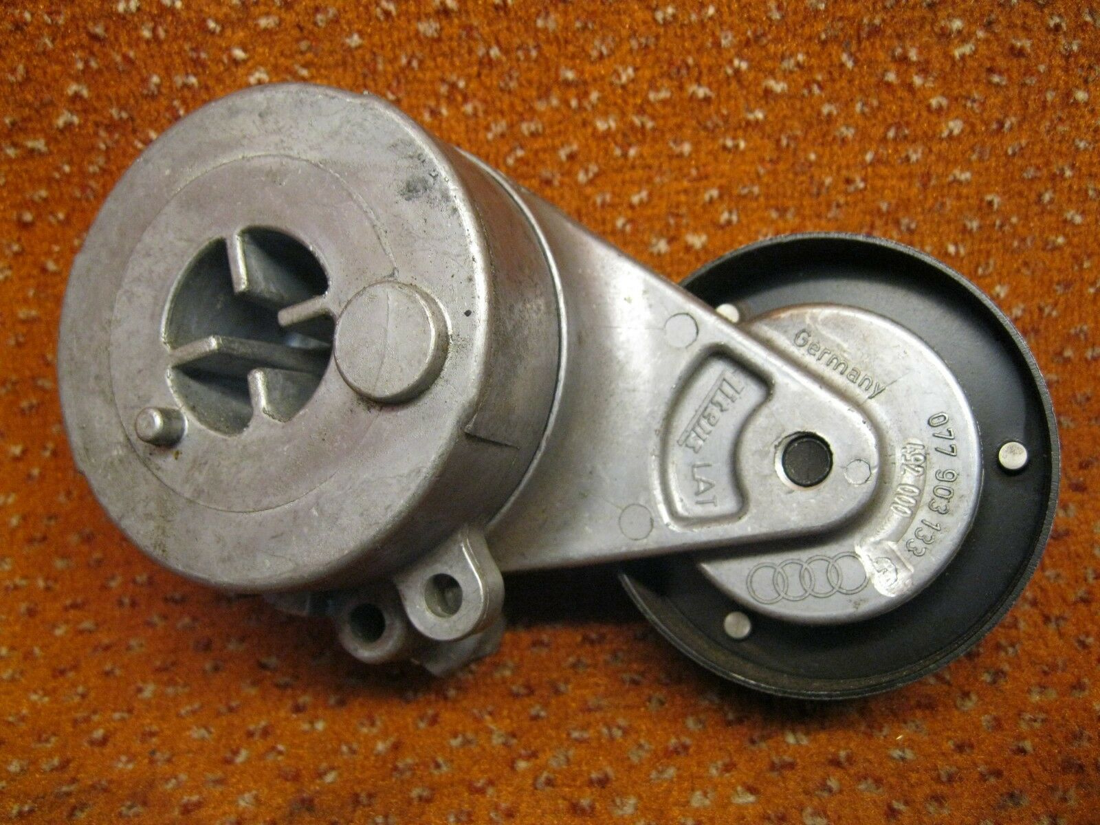 VAG 077 903 133 G DRIVE BELT TENSIONER 077903133G: Buy near me at 2407.PL in Poland at an Affordable price!