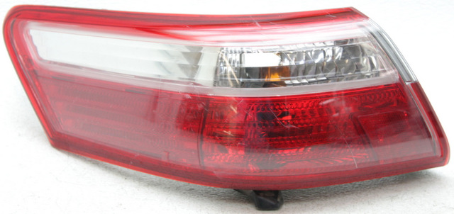 Toyota 81560-06240 Lampa tylna zewnętrzna lewa 8156006240: Dobra cena w Polsce na 2407.PL - Kup Teraz!