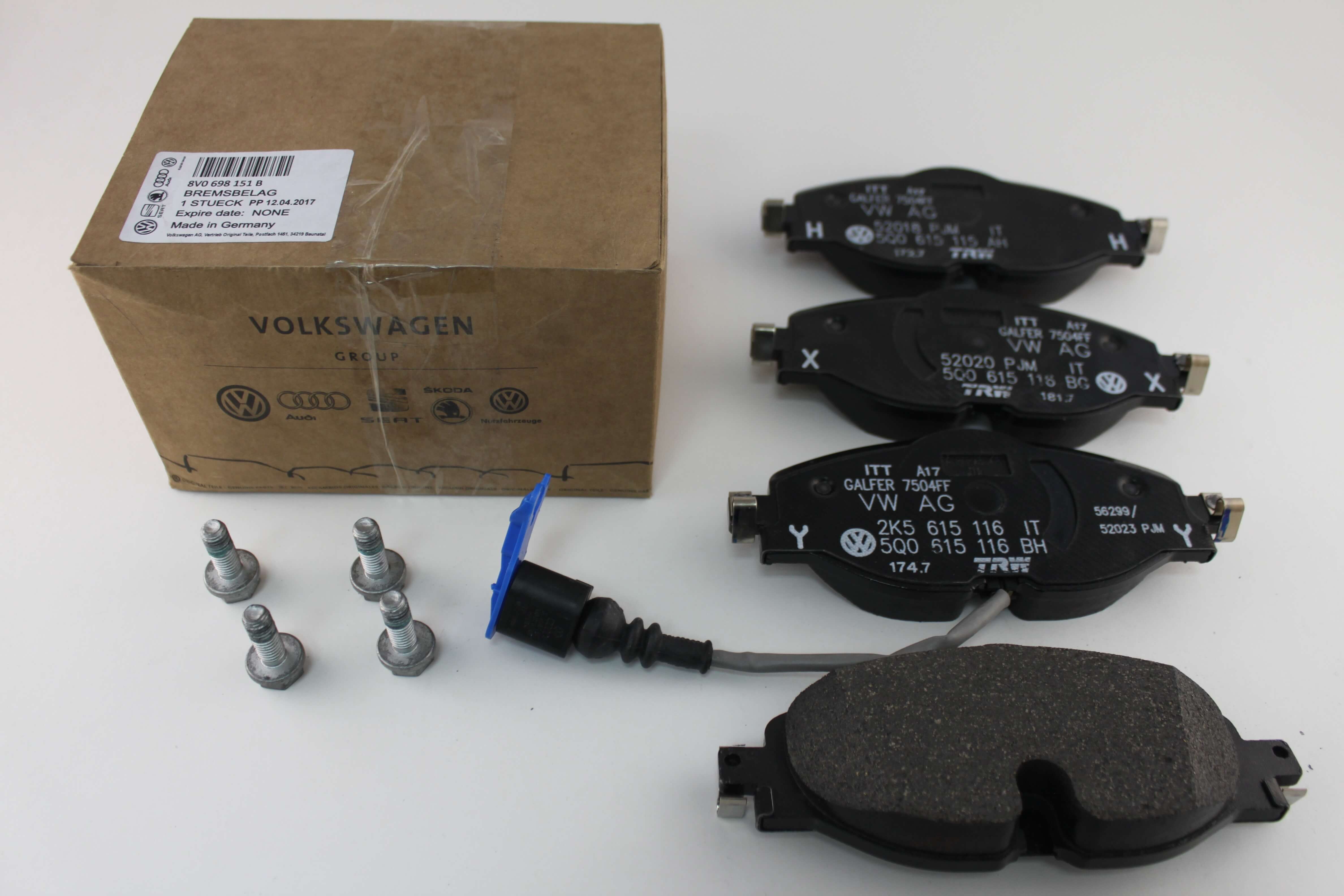 VAG 8V0 698 151 B Disc brake pad set 8V0698151B: Buy near me in Poland at 2407.PL - Good price!