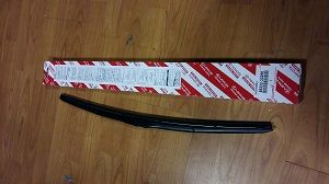 Toyota 85222-33250 Wiper blade 600 mm (24") 8522233250: Buy near me in Poland at 2407.PL - Good price!