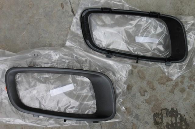 Sailing MB41030R Fog lamp frame, right MB41030R: Buy near me in Poland at 2407.PL - Good price!
