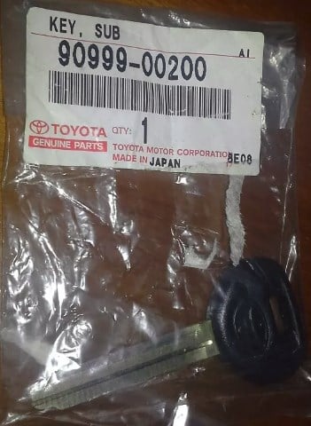 Toyota 90999-00200 Grot kluczyka z obudową 9099900200: Dobra cena w Polsce na 2407.PL - Kup Teraz!