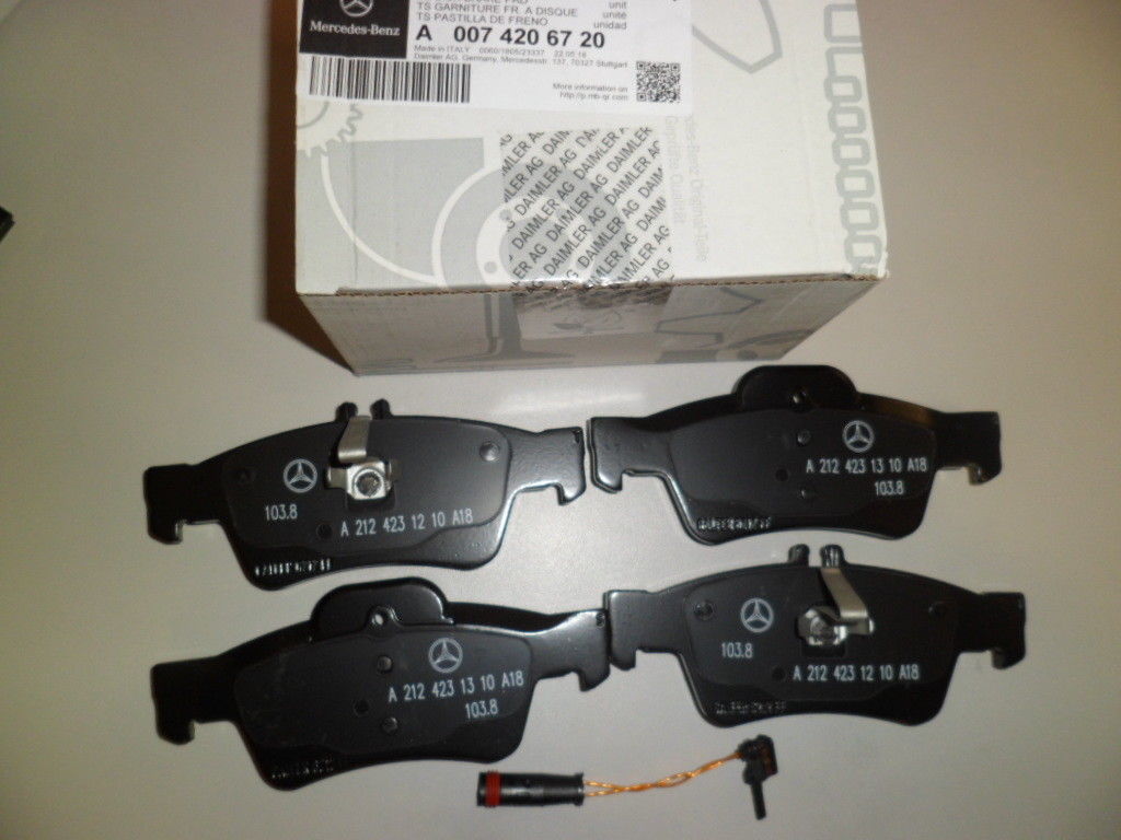Mercedes A 007 420 67 20 Brake Pad Set, disc brake A0074206720: Buy near me at 2407.PL in Poland at an Affordable price!