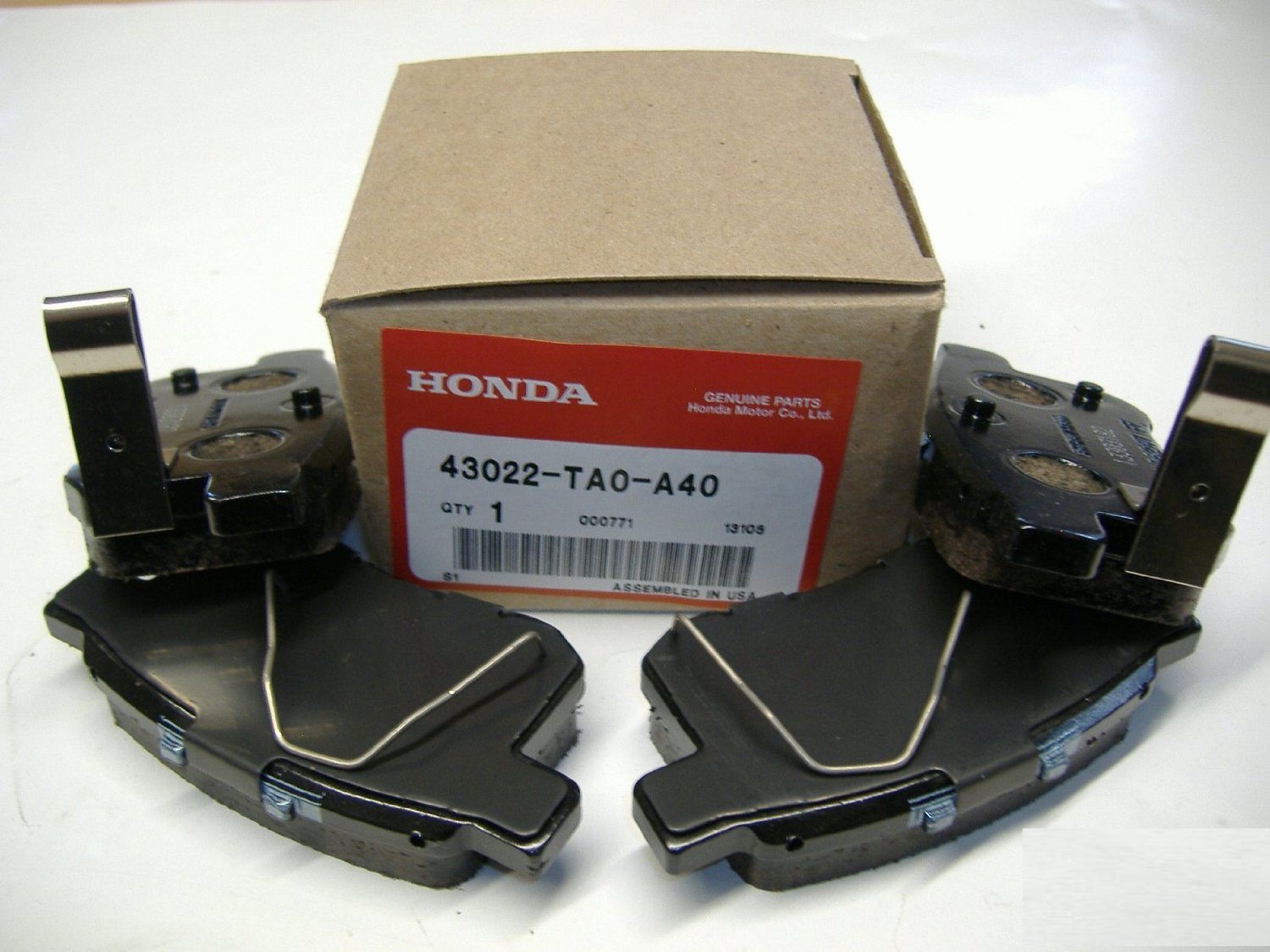 Honda 43022-TA0-A40 Тормозные колодки дисковые, комплект 43022TA0A40: Отличная цена - Купить в Польше на 2407.PL!