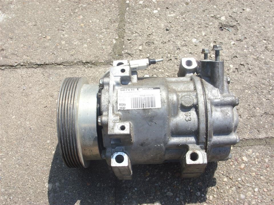 Lada 926000097R Compressor, air conditioning 926000097R: Buy near me in Poland at 2407.PL - Good price!