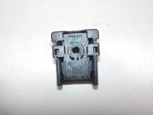 6995Y4 Citroen/Peugeot Clip