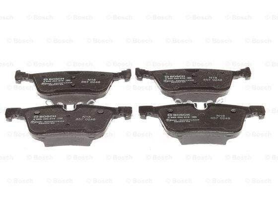 Тормозные колодки дисковые, комплект Bosch 0 986 494 819