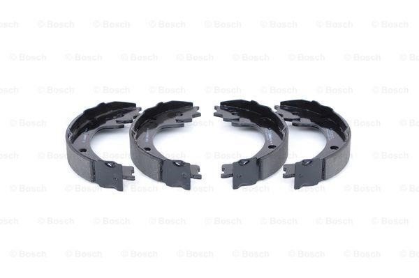 Handbrake shoes Bosch 0 986 487 935