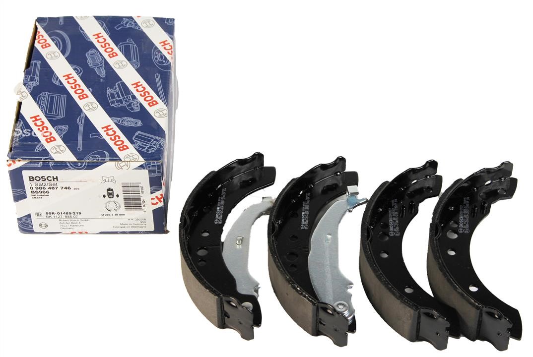 Brake shoe set Bosch 0 986 487 746