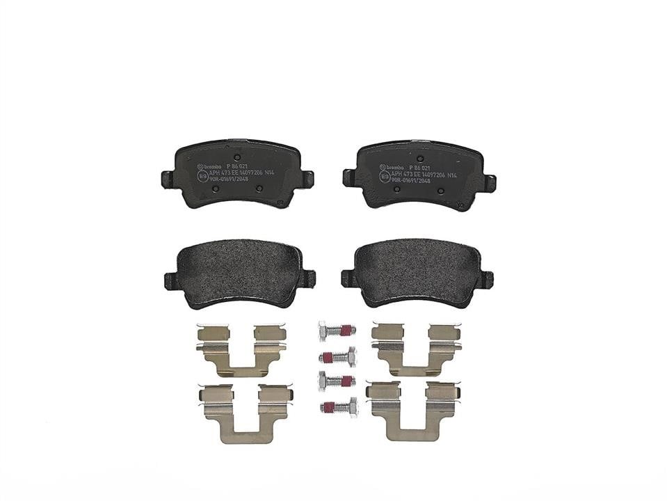 P86021 Brembo Klocki hamulcowe, zestaw