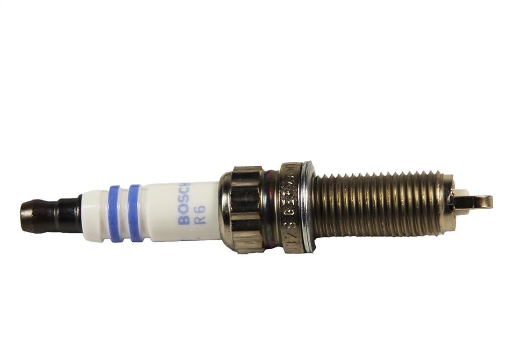 0242135518 Bosch Свеча зажигания Bosch Platinum Iridium ZR7SI332S