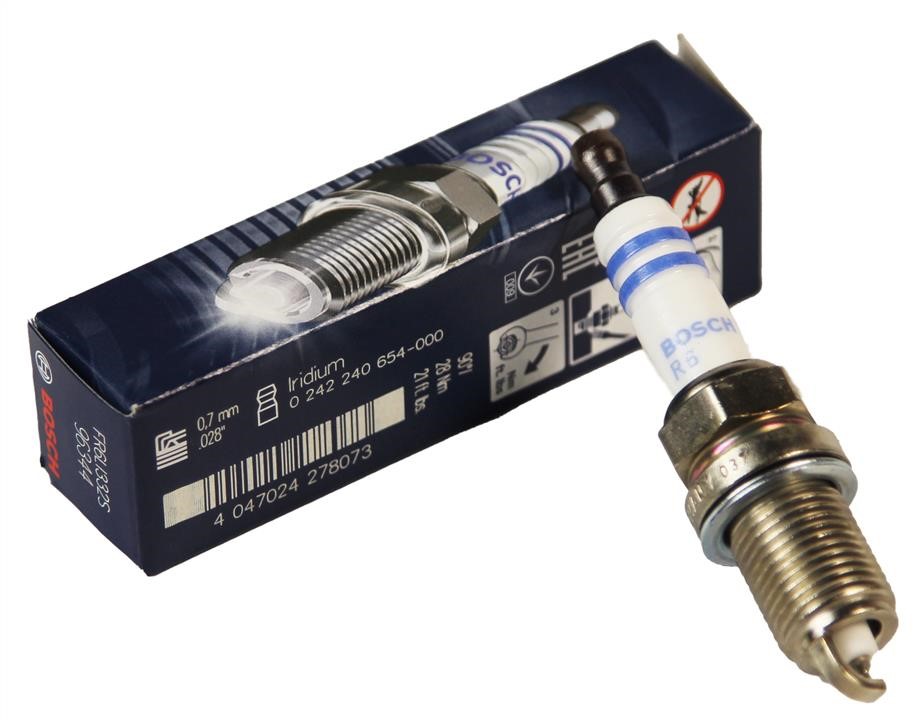 Свеча зажигания Bosch Platinum Iridium FR6LI332S Bosch 0 242 240 654