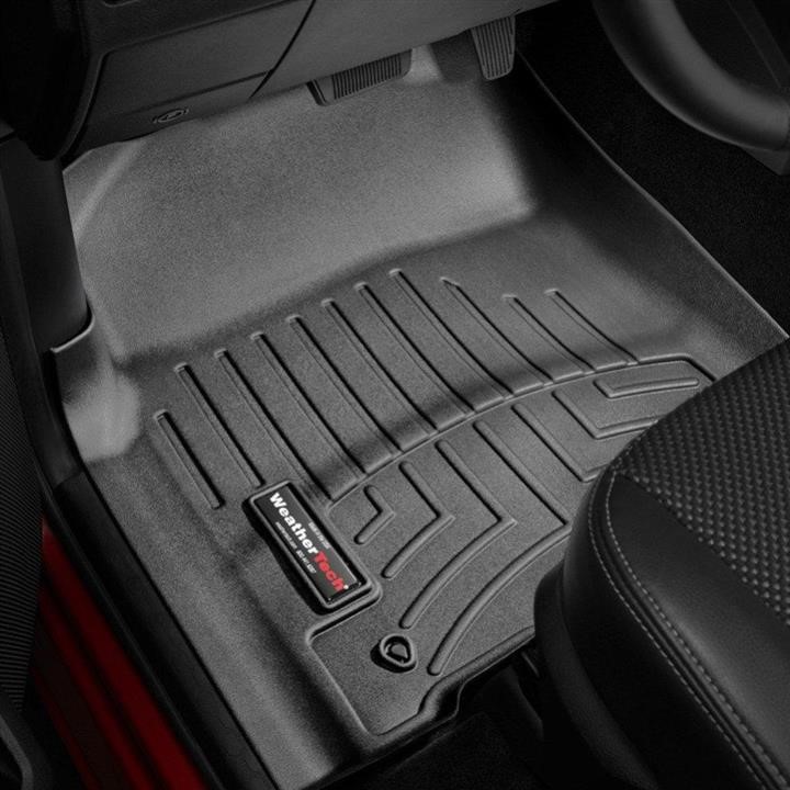 Auto part Weathertech 444781