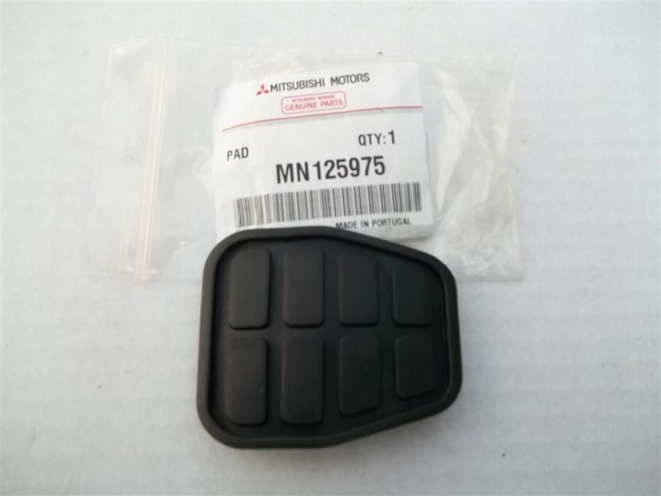 Mitsubishi MN125975 Clutch pedal cover MN125975: Buy near me in Poland at 2407.PL - Good price!
