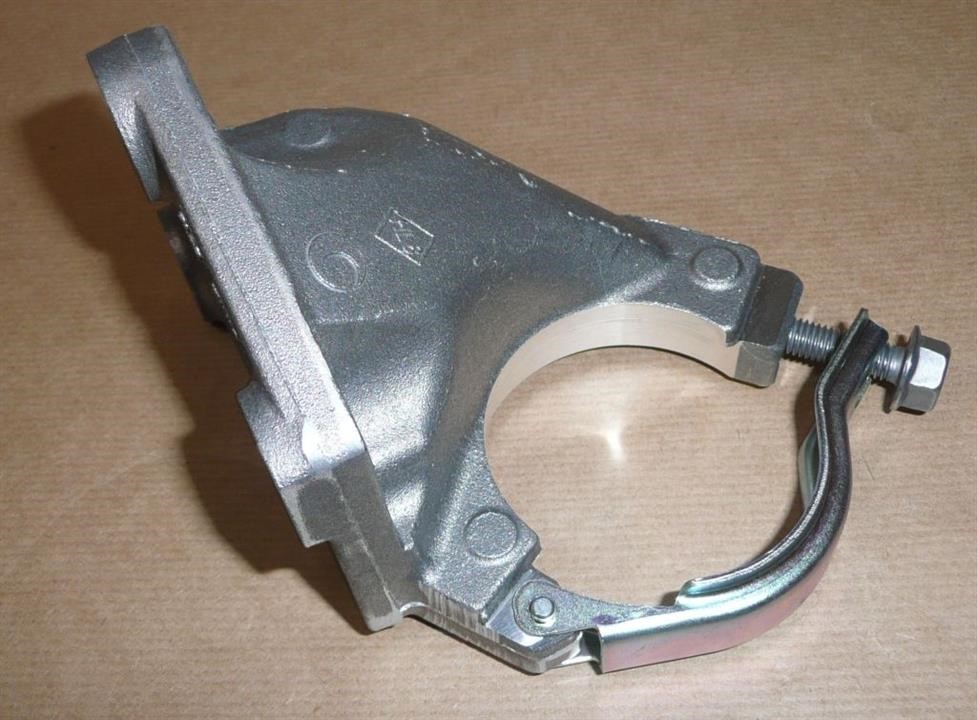 Renault Outboard bearing bracket – price 394 PLN