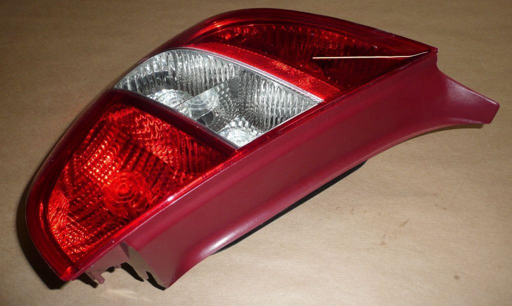 Citroen&#x2F;Peugeot Lampa tylna zespolona – cena 248 PLN