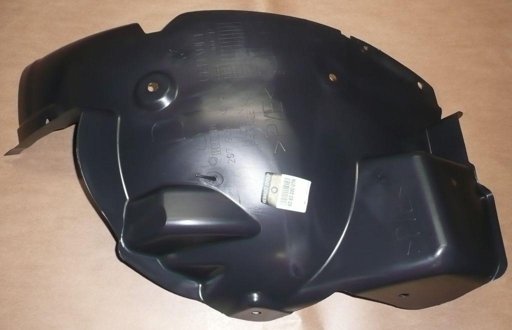 Renault 63 83 200 07R Front right liner 638320007R: Buy near me in Poland at 2407.PL - Good price!