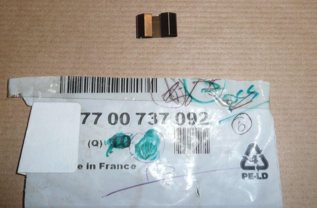 Renault 77 00 737 092 Bushings 7700737092: Buy near me at 2407.PL in Poland at an Affordable price!