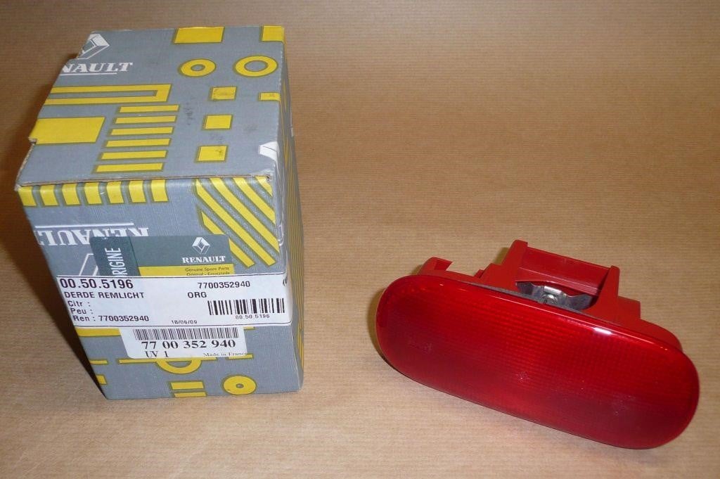 Renault 77 00 352 940 Combination Rearlight 7700352940: Buy near me in Poland at 2407.PL - Good price!
