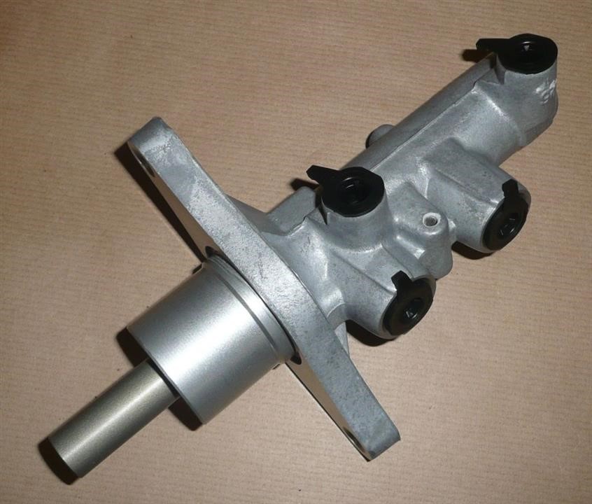 Brake Master Cylinder Renault 46 01 100 32R