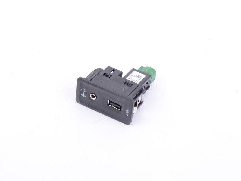VAG 5G0 035 222 E USB port with Apple support 5G0035222E: Buy near me in Poland at 2407.PL - Good price!
