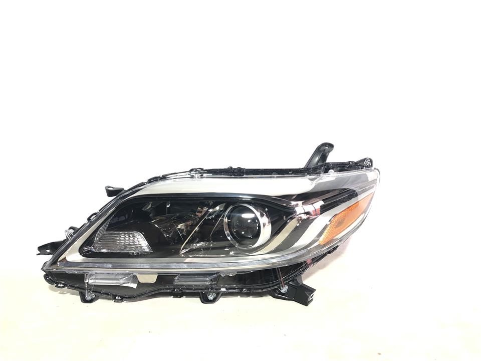 BSS BS-SI-HLL-15B Headlight BSS left for TOYOTA SIENNA (2017-18), version LE BSSIHLL15B: Buy near me in Poland at 2407.PL - Good price!