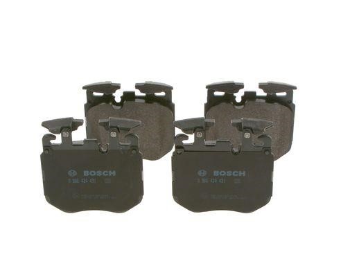 Тормозные колодки дисковые, комплект Bosch 0 986 424 431