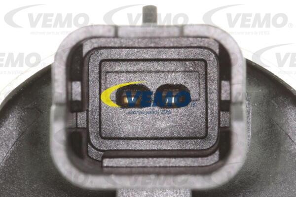Buy Vemo V22-11-0017 at a low price in Poland!