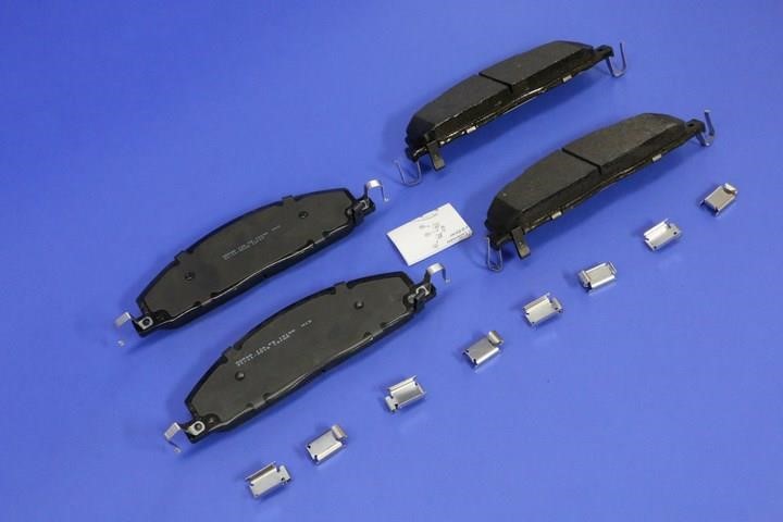 Chrysler/Mopar 68456066AA Front disc brake pads, set 68456066AA: Buy near me at 2407.PL in Poland at an Affordable price!