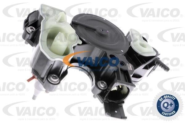 Vaico V104696 Oil Trap, crankcase breather V104696: Buy near me in Poland at 2407.PL - Good price!