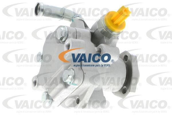 Vaico V104721 Hydraulic Pump, steering system V104721: Buy near me in Poland at 2407.PL - Good price!