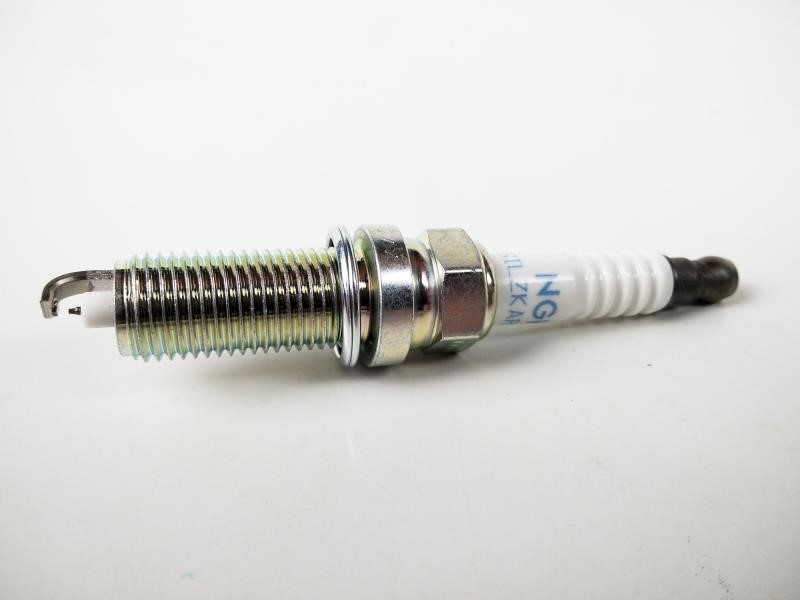 Subaru 22401AA781 Spark plug 22401AA781: Buy near me at 2407.PL in Poland at an Affordable price!