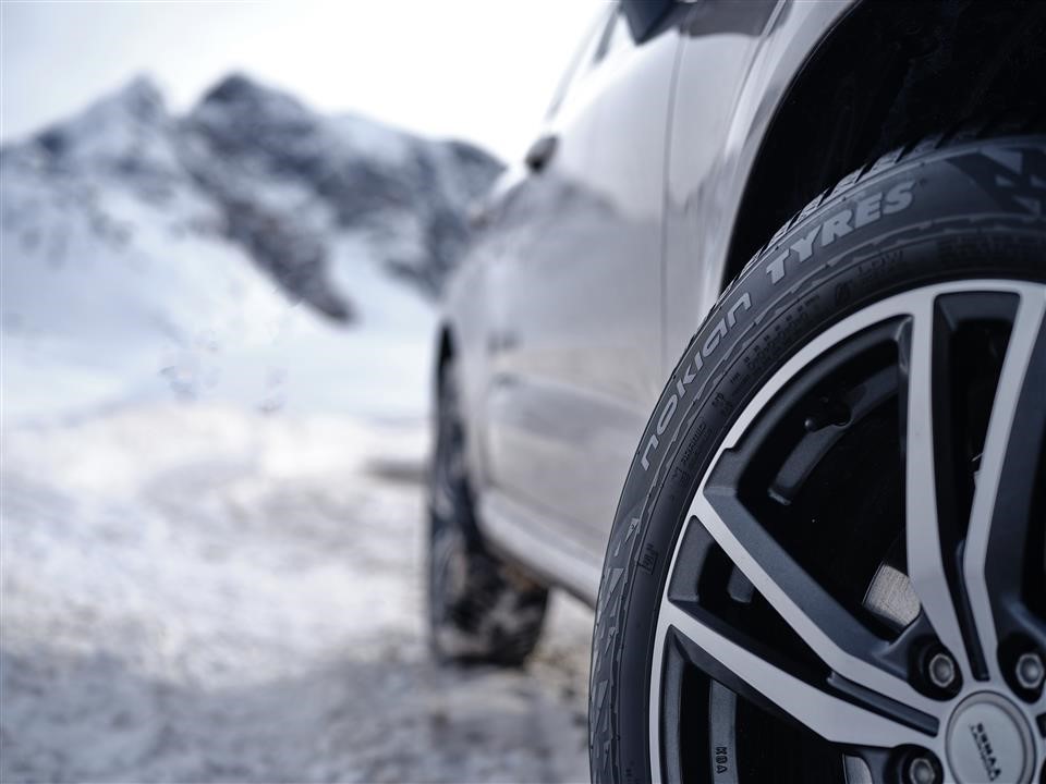 Nokian Opona Samochodowa Zimowa Nokian SNOWPROOF 2 SUV 275&#x2F;45 R20 110V XL – cena 1186 PLN