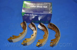 PMC PLA-026 Drum brake shoes rear, set PLA026: Buy near me at 2407.PL in Poland at an Affordable price!