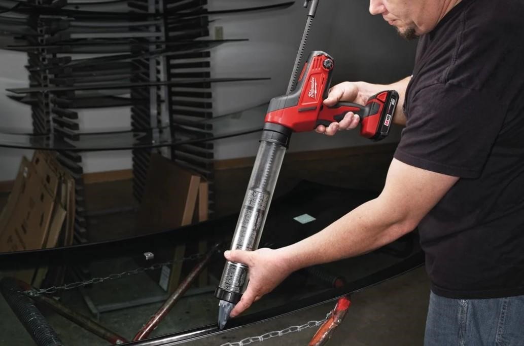 Buy Milwaukee 4933441305 at a low price in Poland!