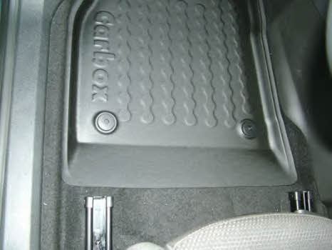 Dywanik kabiny pasażerskiej Carbox 404127000