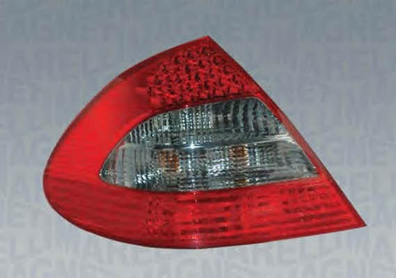 Magneti marelli 715001032004 Tail lamp right 715001032004: Buy near me in Poland at 2407.PL - Good price!